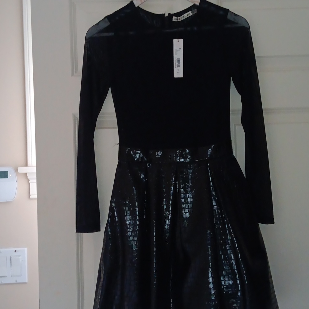 Alice & Olivia Chara Vegan Leather Mini Size 0